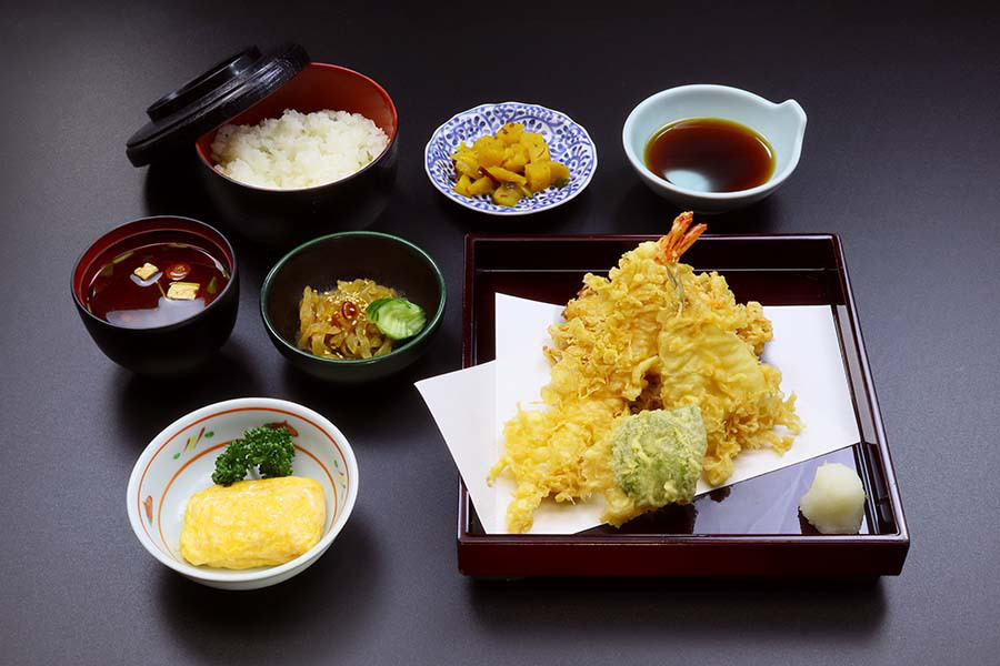 御定食 3,110円